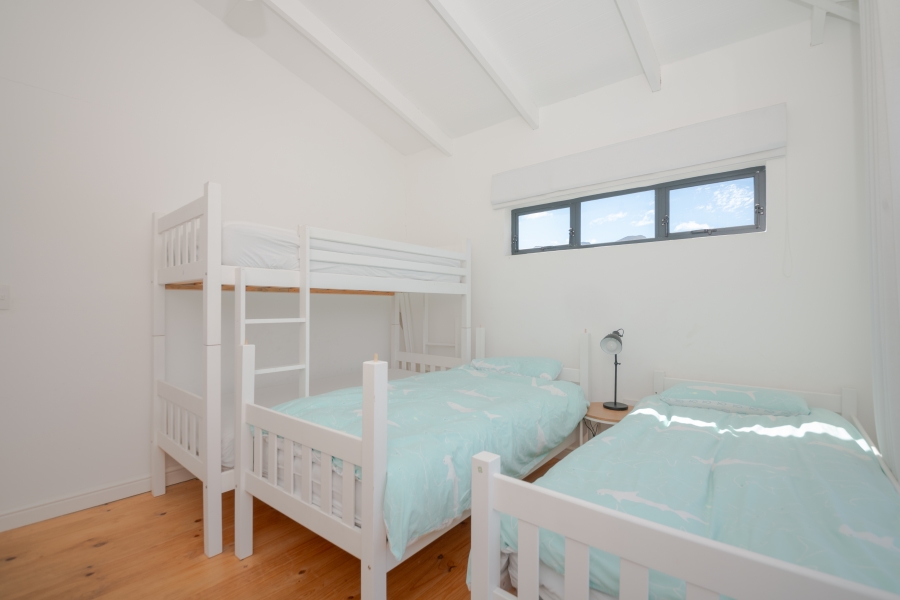 To Let 3 Bedroom Property for Rent in Pringle Bay Western Cape